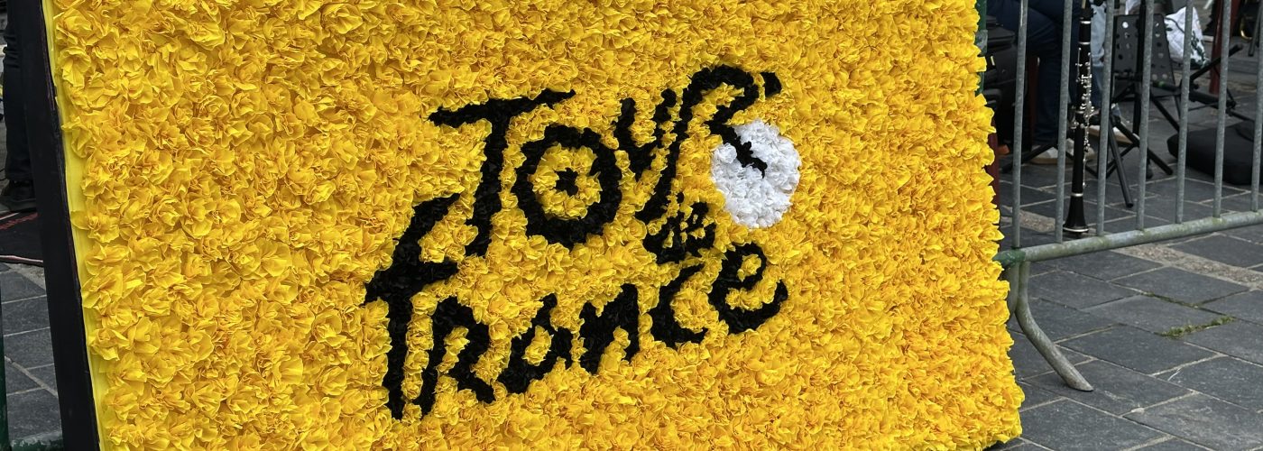 Sous l’effervescence du Tour de France